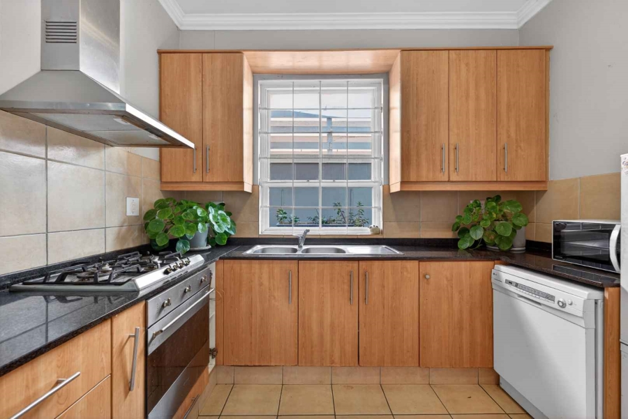 2 Bedroom Property for Sale in Oranjezicht Western Cape